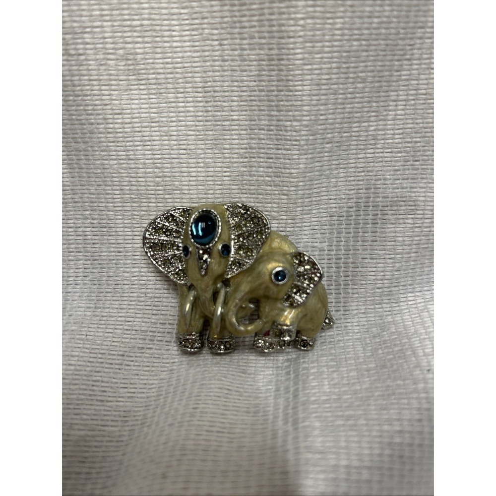 Elephant With Baby Brooch Vintage Silver Tone Blue Topaz Eyes Signed Samo1037